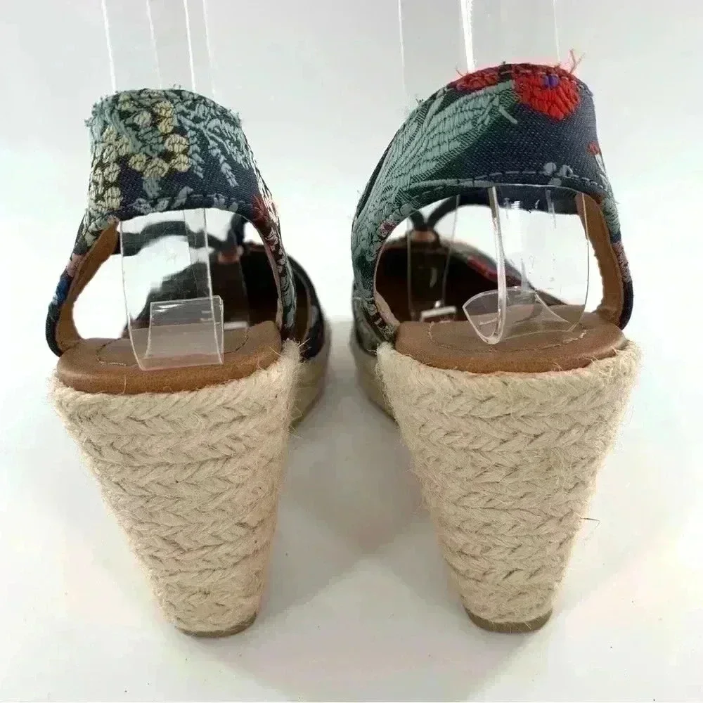 City classified womens espadrilles size 6 multicolored canvas floral wedges